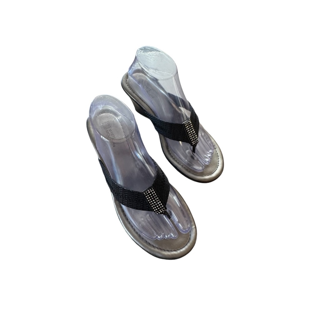 *Women’s White Mountain Size 8.5 Black “Razor” Thong Slip On Wedges